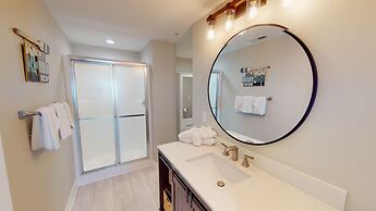 Pier Watch Villas 308 - 6 Bedroom Oceanfront 6 Condo by Redawning