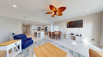 Pier Watch Villas 308 - 6 Bedroom Oceanfront 6 Condo by Redawning