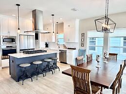 Salty Dog 5 Bedroom Home by RedAwning