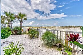 Salty Dog 5 Bedroom Home by RedAwning