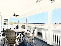 Salty Dog 5 Bedroom Home by RedAwning
