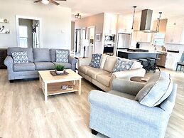 Salty Dog 5 Bedroom Home by RedAwning