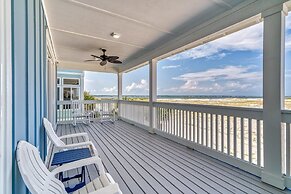 Salty Dog 5 Bedroom Home by RedAwning