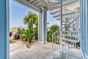 Salty Dog 5 Bedroom Home by RedAwning