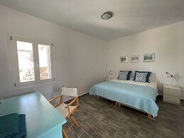 'paraside' Seaside Villa in Delfini Says Netflix