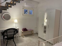 'paraside' Seaside Villa in Delfini Says Netflix