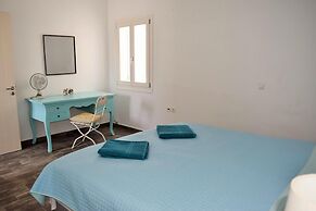 'paraside' Seaside Villa in Delfini Says Netflix