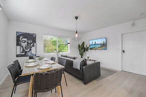 Fabulous Studio 15 min from The Beach