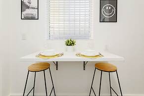 Fabulous Studio 15 min from The Beach