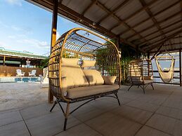 El Flamingo Beach Club