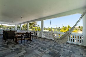 El Flamingo Beach Club