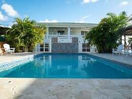 El Flamingo Beach Club