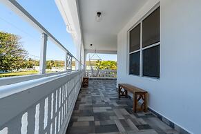 El Flamingo Beach Club