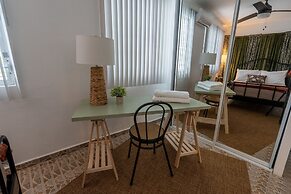 El Flamingo Beach Club