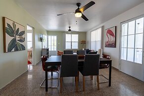 El Flamingo Beach Club