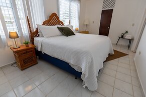 El Flamingo Beach Club