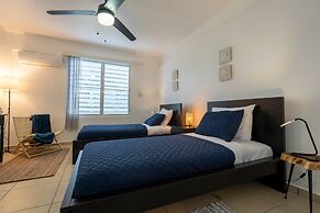 El Flamingo Beach Club