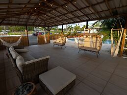 El Flamingo Beach Club