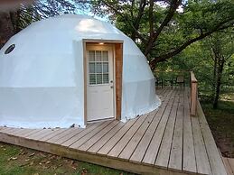 GlampOut Resort - Elk River