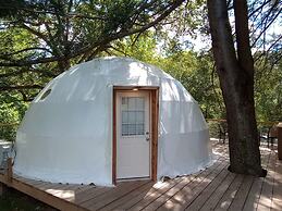 GlampOut Resort - Elk River