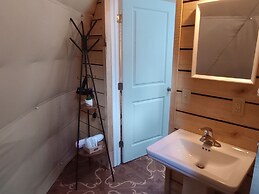 GlampOut Resort - Elk River