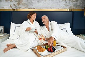 AZUR Legacy Collection Hotel