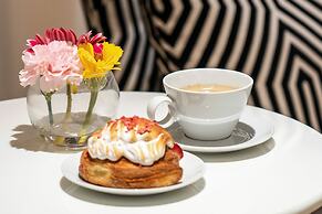 AZUR Legacy Collection Hotel