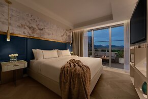 AZUR Legacy Collection Hotel