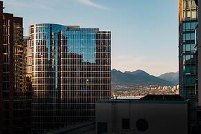 AZUR Legacy Collection Hotel