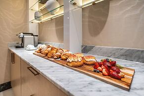 AZUR Legacy Collection Hotel