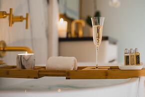 AZUR Legacy Collection Hotel