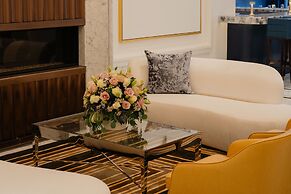 AZUR Legacy Collection Hotel