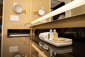 AZUR Legacy Collection Hotel