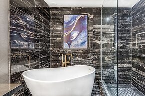 AZUR Legacy Collection Hotel