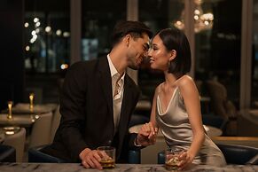 AZUR Legacy Collection Hotel