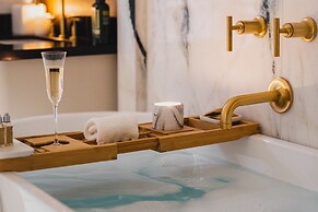 AZUR Legacy Collection Hotel