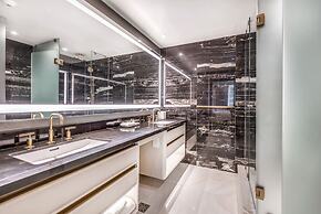 AZUR Legacy Collection Hotel