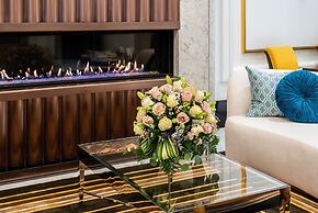 AZUR Legacy Collection Hotel