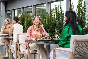 AZUR Legacy Collection Hotel