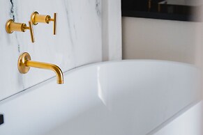 AZUR Legacy Collection Hotel