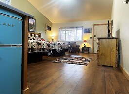 Travellers Rest Cabins and RV Park