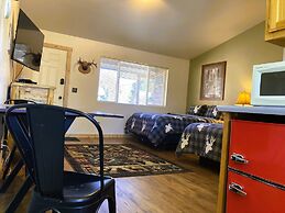 Travellers Rest Cabins and RV Park