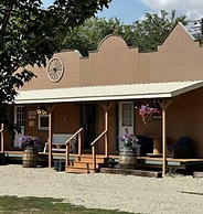 Travellers Rest Cabins and RV Park