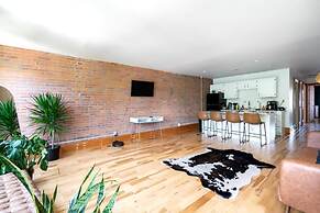 Casa on High - Right On High St