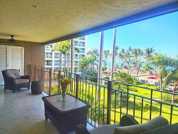 Beachfront Grand Venetian condo