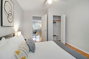 Spacious & Furnished 3BR Apt Rogers Park