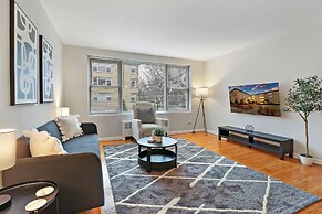 Spacious & Furnished 3BR Apt Rogers Park