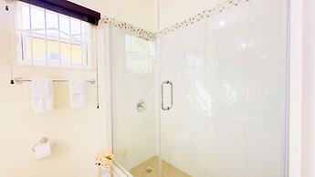 Jhadano Villa 3BR Pool Shuttle 3 Mins to Beach