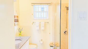 Jhadano Villa 3BR Pool Shuttle 3 Mins to Beach