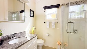 Jhadano Villa 3BR Pool Shuttle 3 Mins to Beach